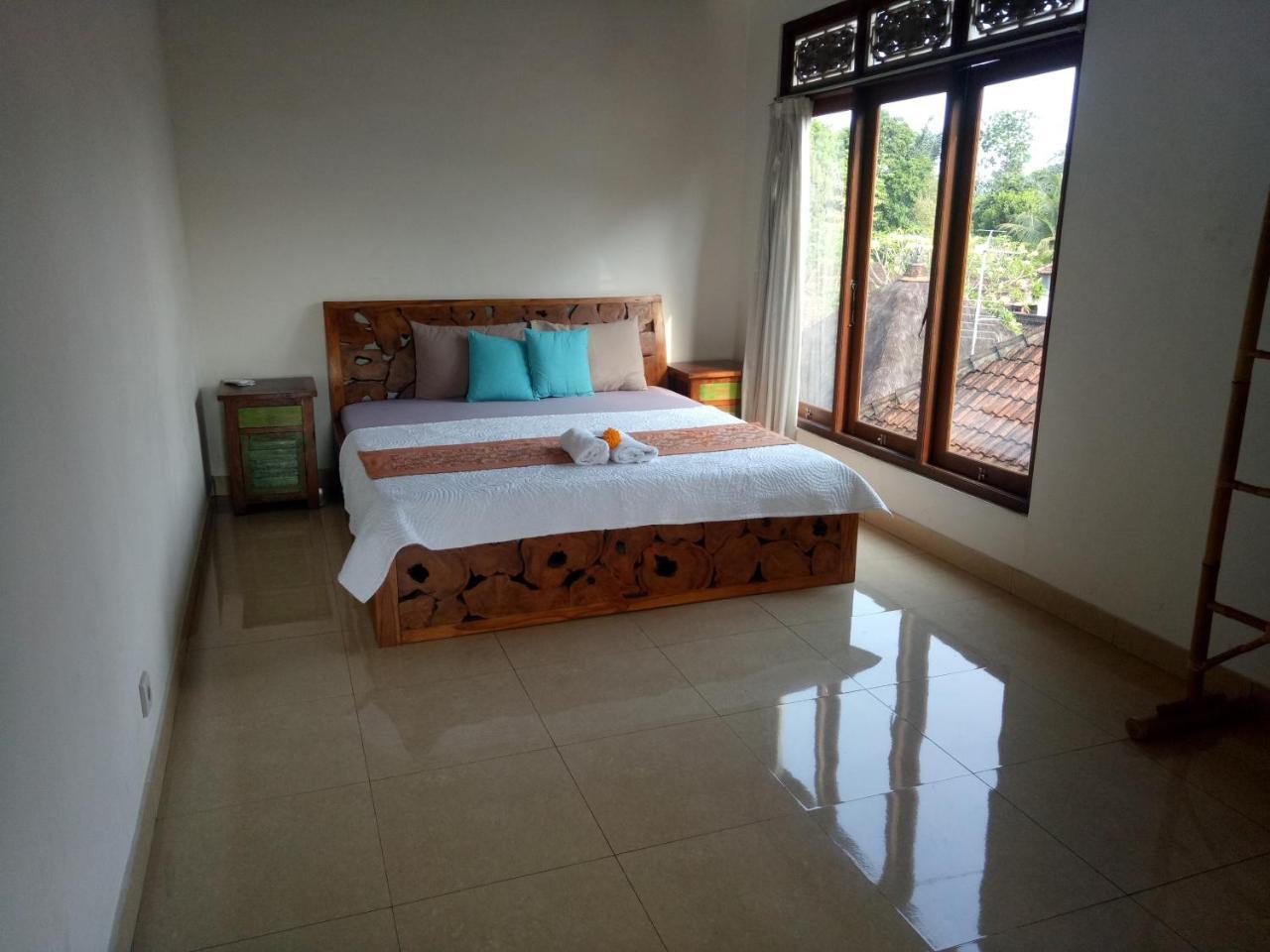 Couette-café Suandi House